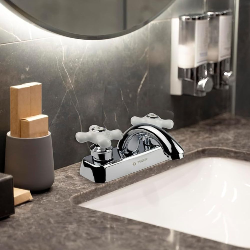 Mezcladora Cromada para Lavabo con Manerales Blancos y Señalizados, Fabricada en Zinc, Latón y ABS 2